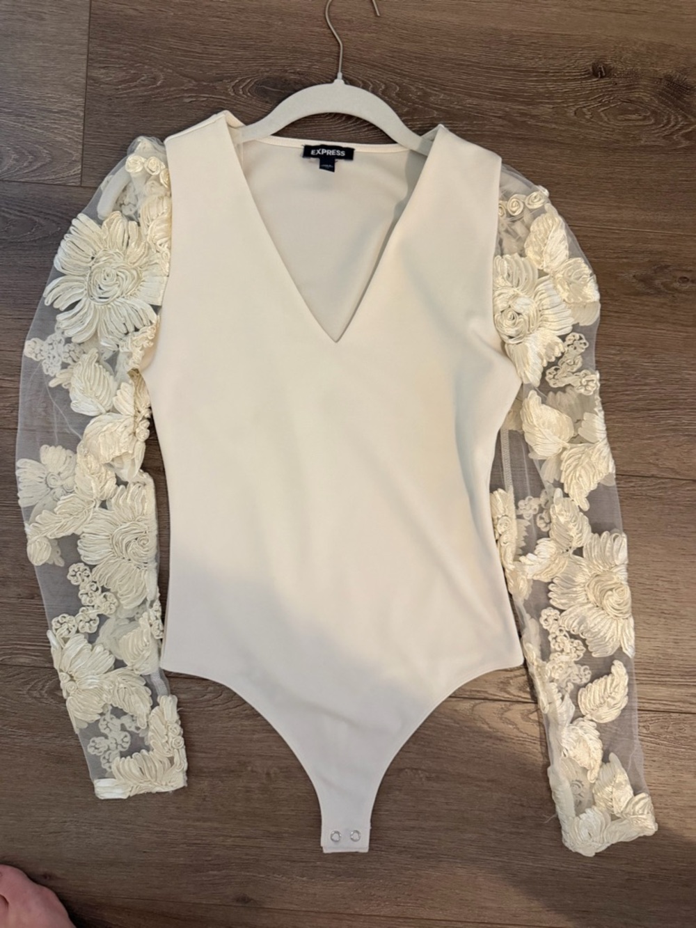 Express Cream V-Neck Bodysuit with Floral Lace Sleeves